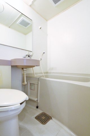 バス・シャワールーム　参考写真（同物件別部屋）