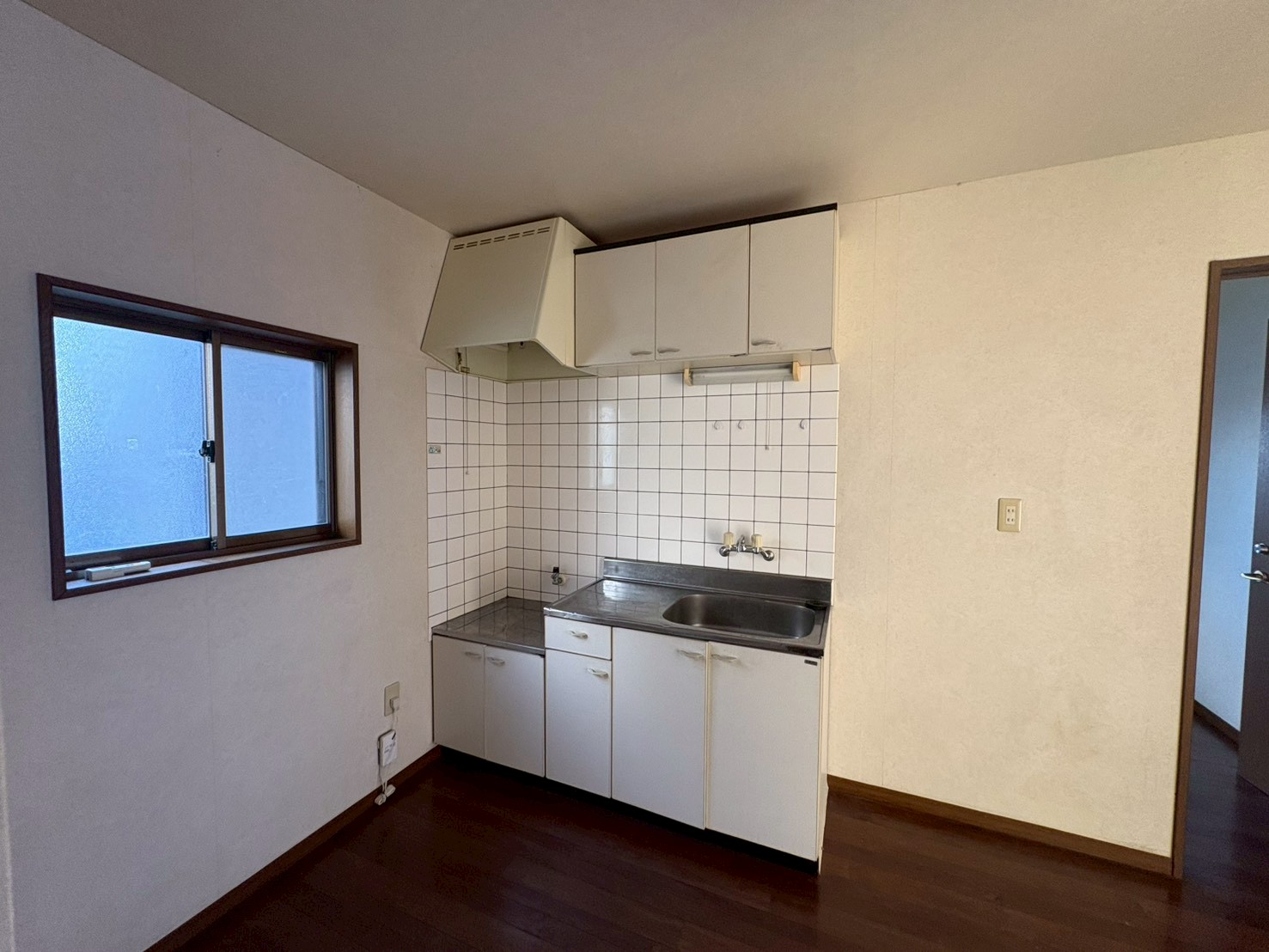 キッチン　窓付きの明るいキッチン！