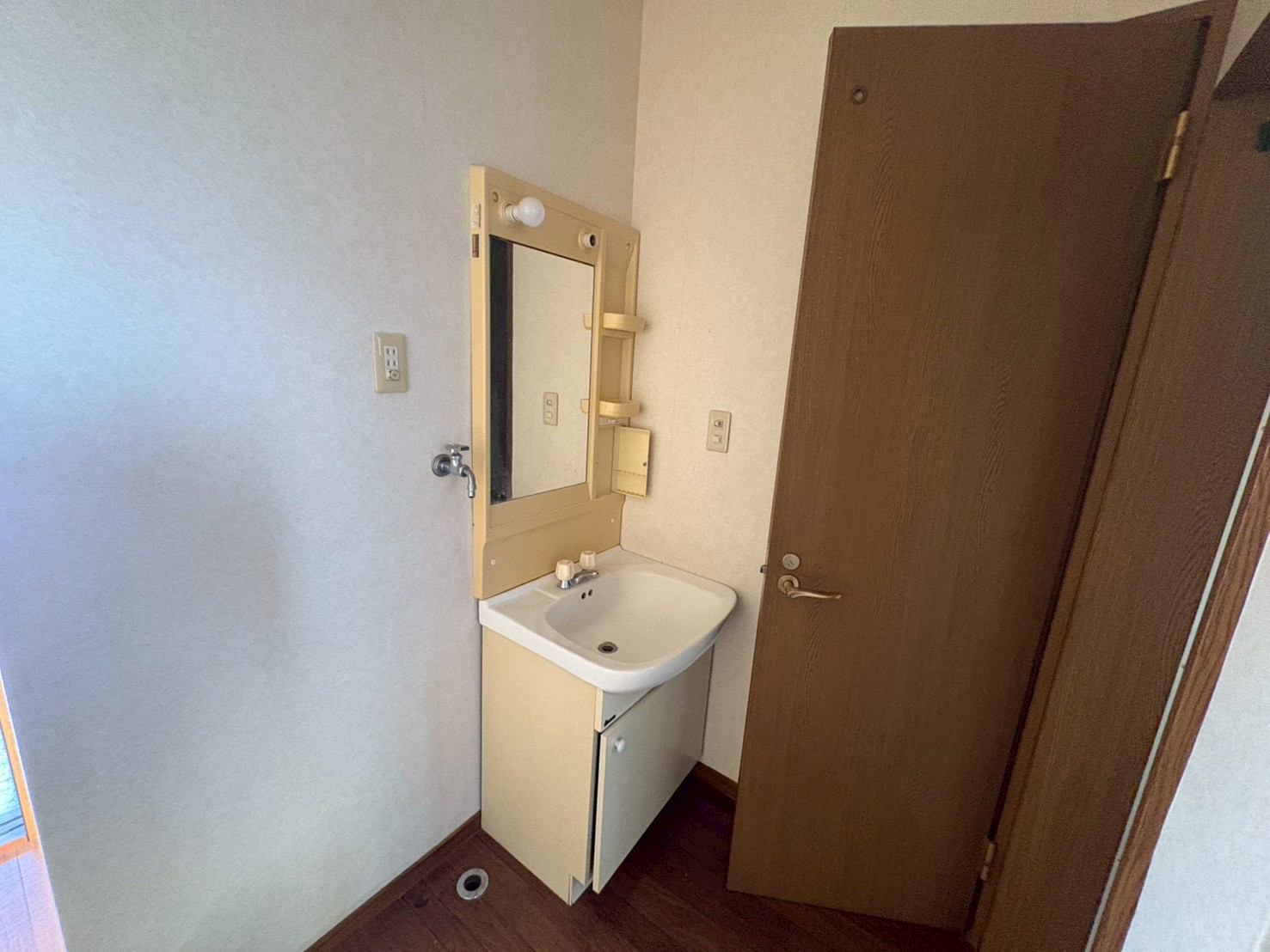 洗面設備　独立洗面化粧台