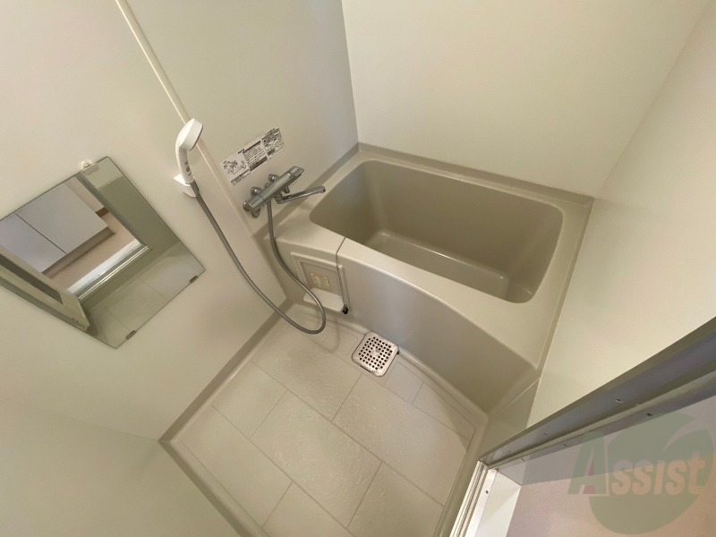 バス・シャワールーム　お風呂になります。一日の疲れを癒してくださいね。