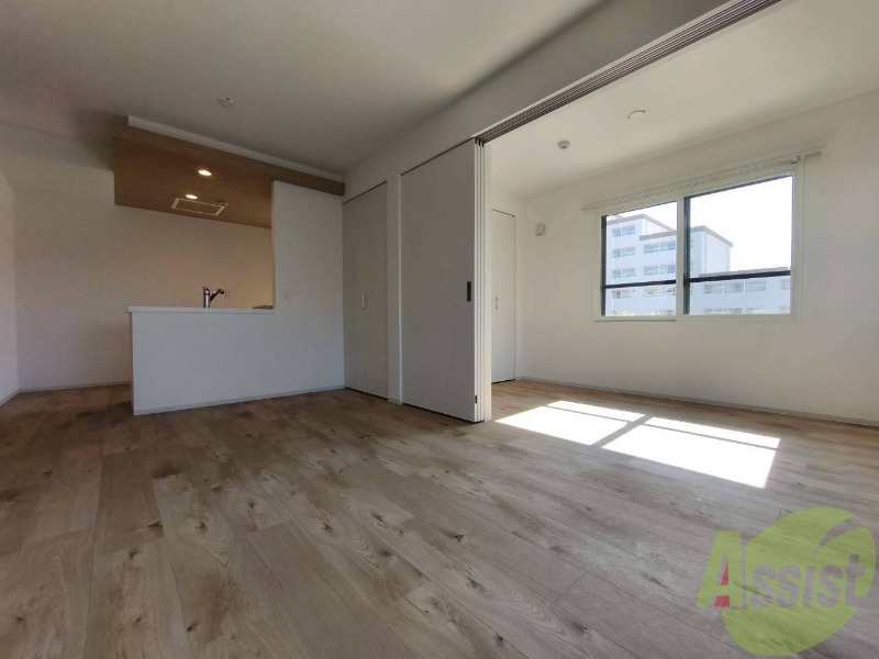 居室・リビング　広くてキレイなお部屋が広がっていて、充実した生活が送れそう。