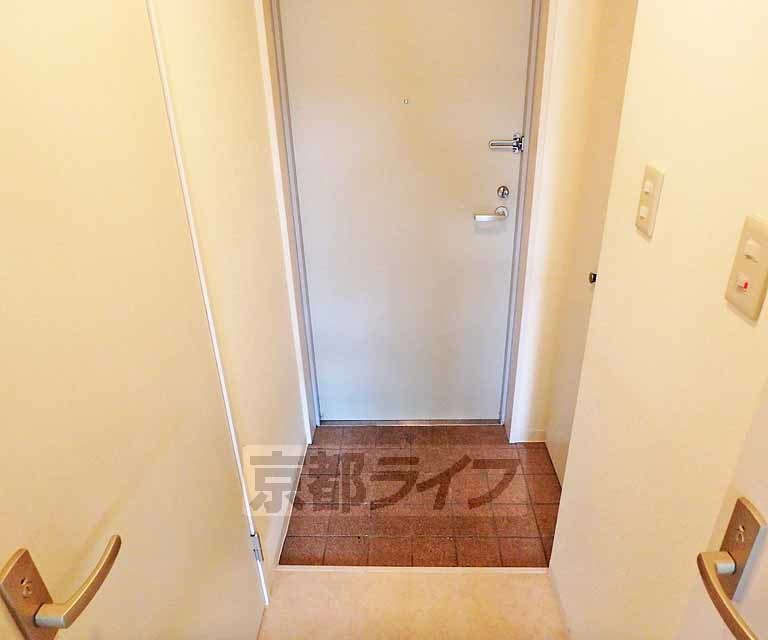 玄関　玄関ホールです