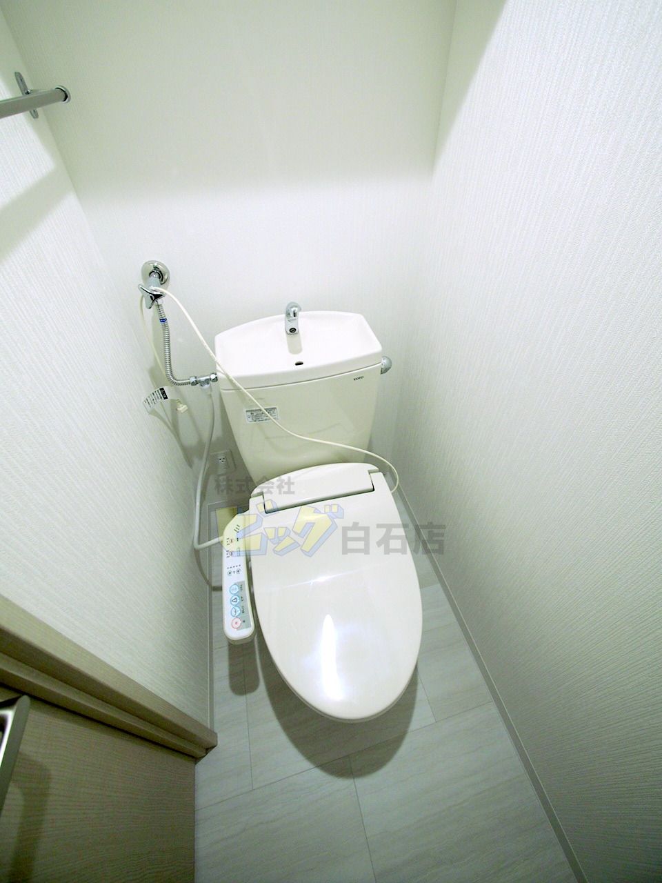 トイレ　ウォシュレット付きのトイレです♪