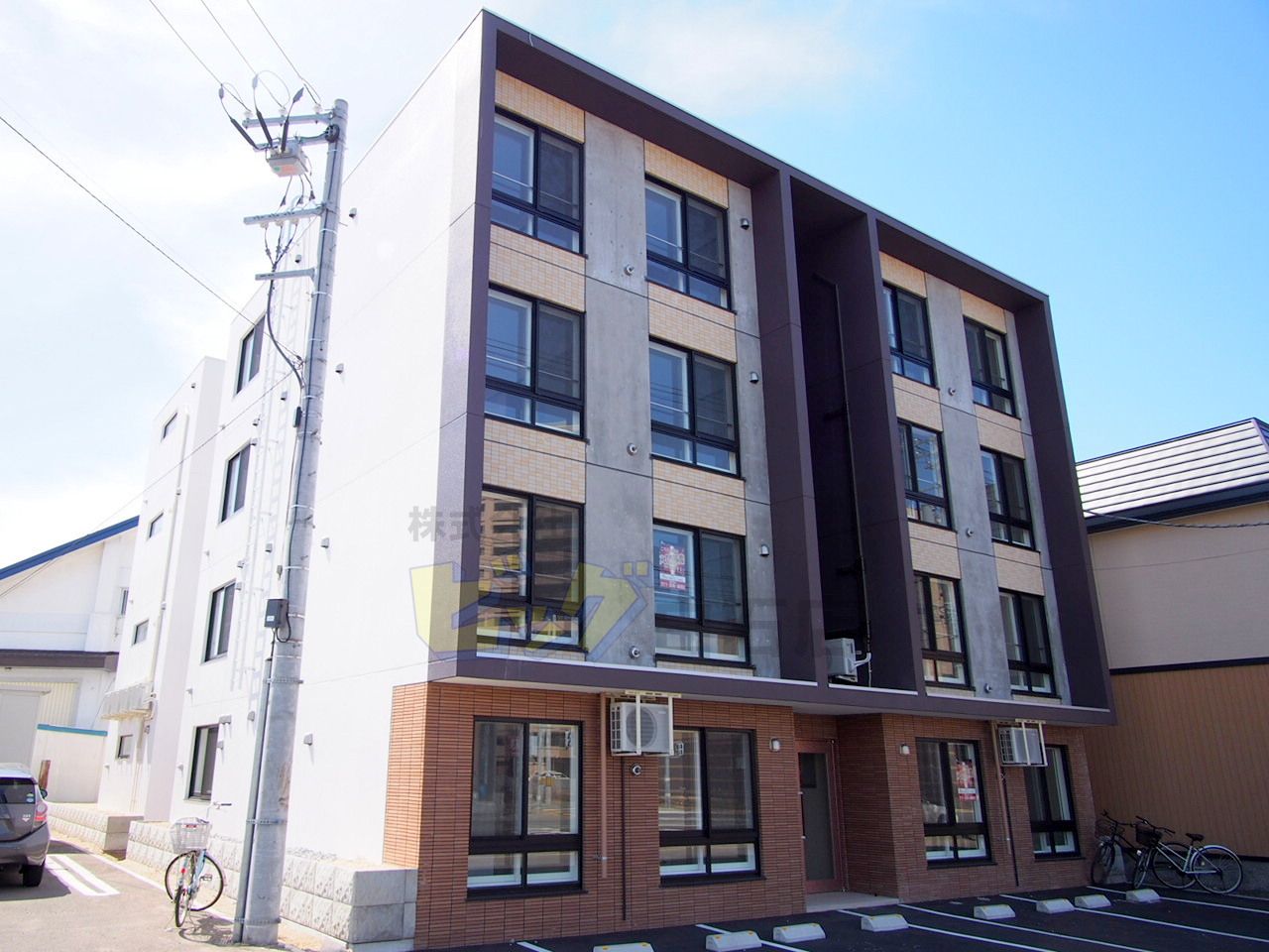 建物外観　Ｗｉ－Ｆｉ対応ネット無料採用の２ＬＤＫマンションです♪