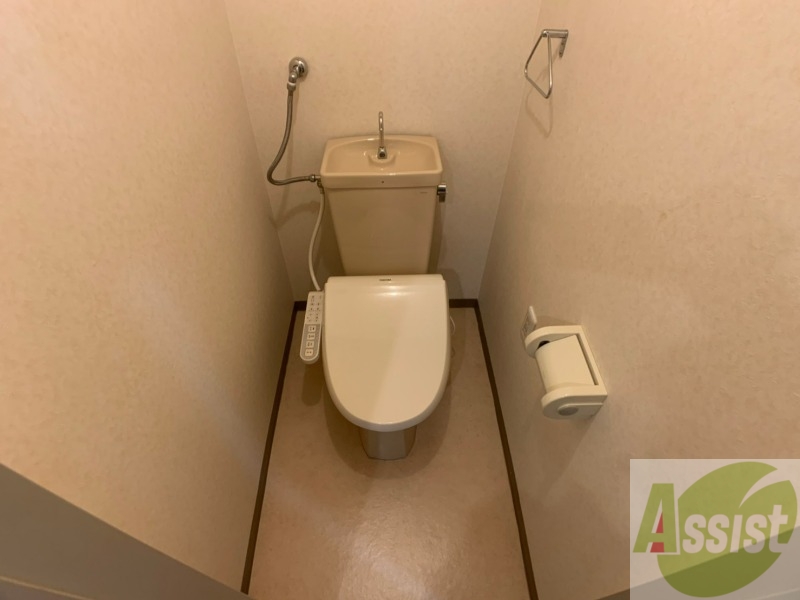 トイレ　こちらはトイレです。清潔感があり、安心して使用できます。