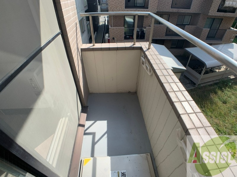 バルコニー　窓を開けると風通しも良く、気分も上がりそう！