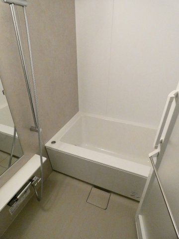 バス・シャワールーム　同マンション別部屋参照。