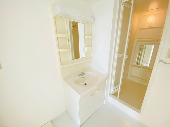 洗面設備　※掲載写真は同マンション別部屋参考写真となります。