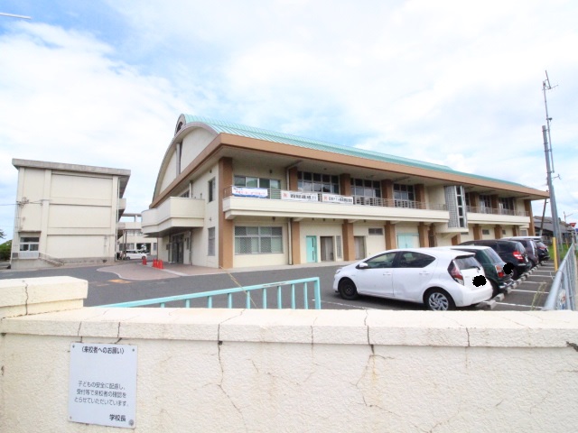 小学校　苅田町立苅田小学校（小学校）まで741m