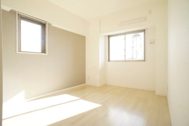 居室・リビング　※別部屋参考写真です