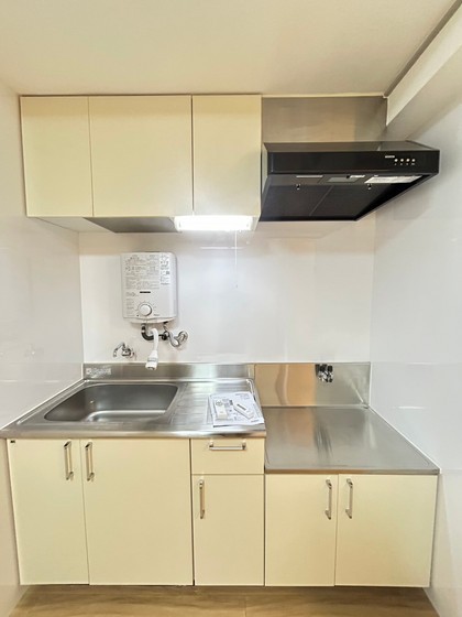 キッチン　※別の部屋の写真です
