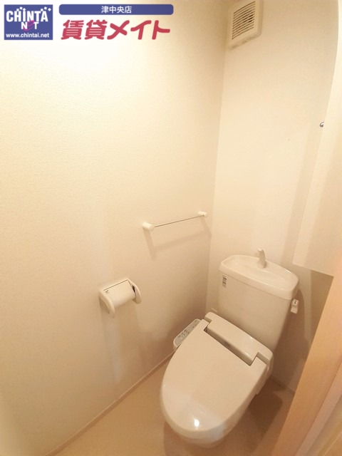 トイレ　同タイプ部屋写真です。