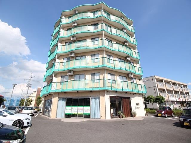 建物外観　おしゃれな外観（1Fはテナントです）