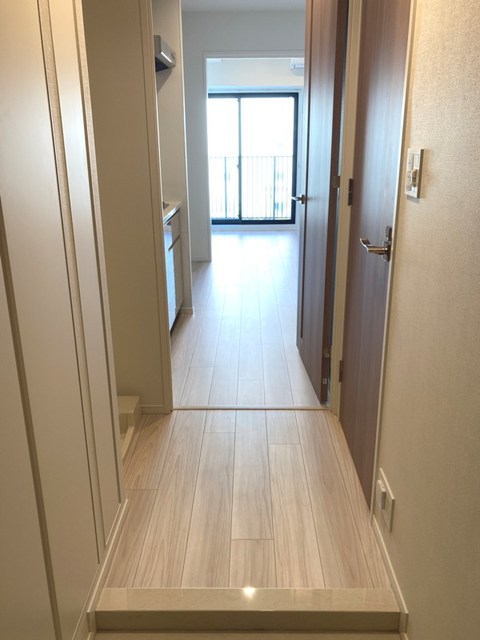 玄関　※写真は同タイプ住戸です。