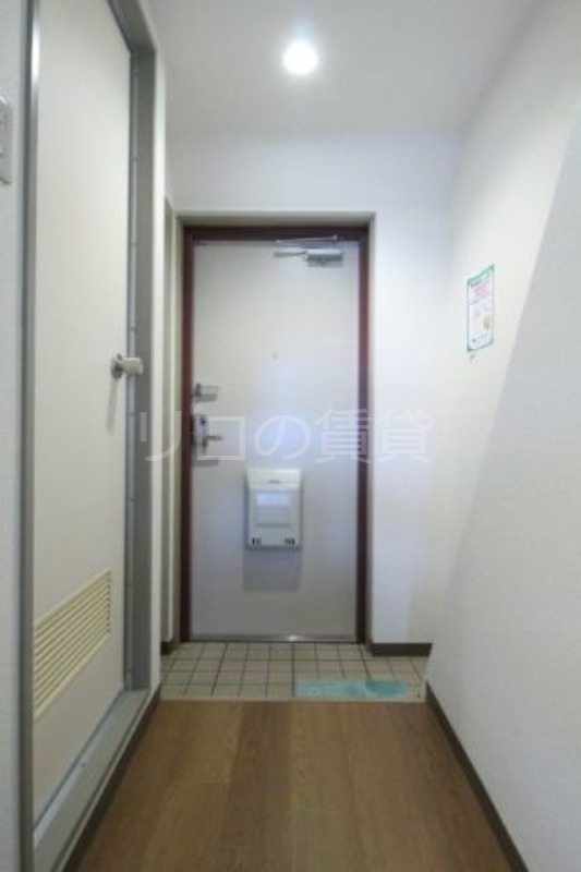 玄関　※別部屋参考写真