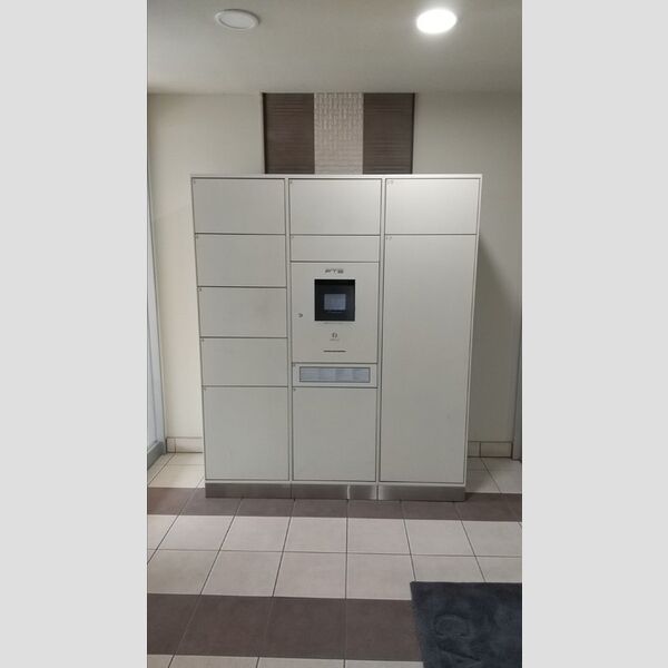 ロビー　宅配ボックス