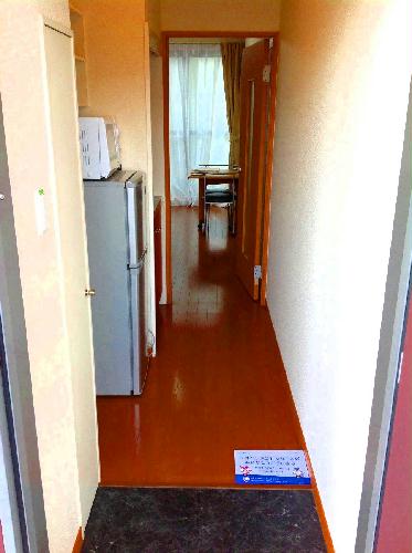 玄関　玄関から廊下の眺め