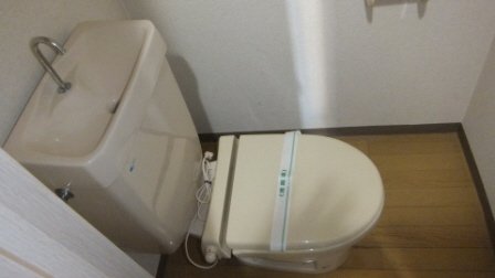 トイレ　ウォームレットつきです