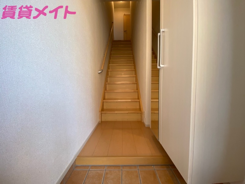 玄関　同型参考写真