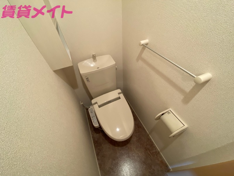 トイレ　同型参考写真