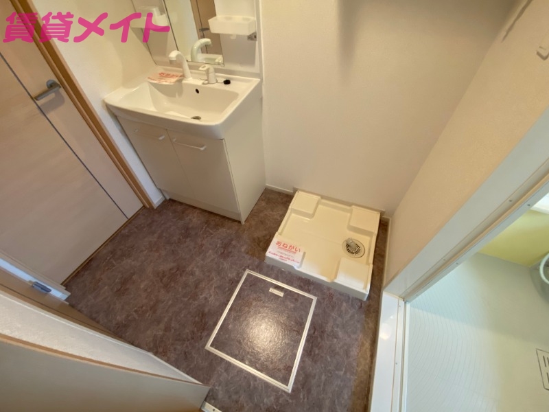 洗面設備　同型参考写真