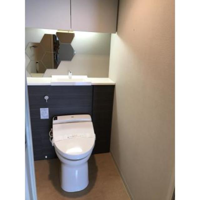 トイレ　※写真は同タイプ住戸です。