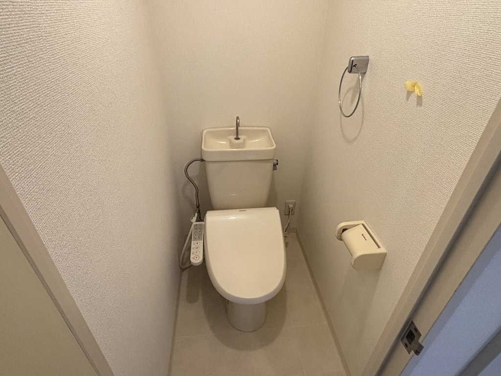 トイレ　嬉しいウォシュレット完備