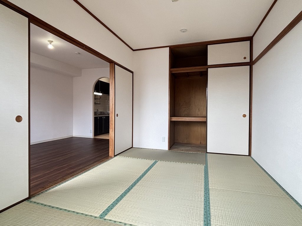 収納　天袋付き和室収納　各寝室収納ございます。