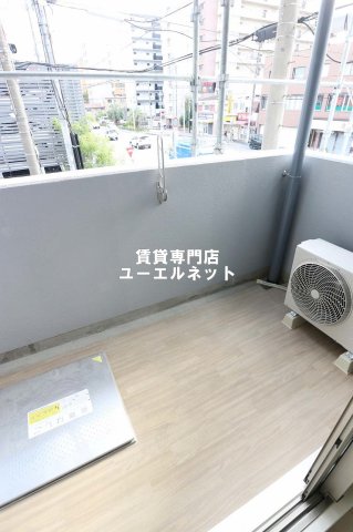 バルコニー　バルコニー付きで採光＆風通し良好！