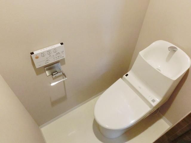 トイレ　★綺麗でお嬉しいウォシュレット付のトイレです★