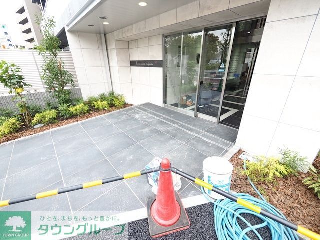 エントランス　駐車場