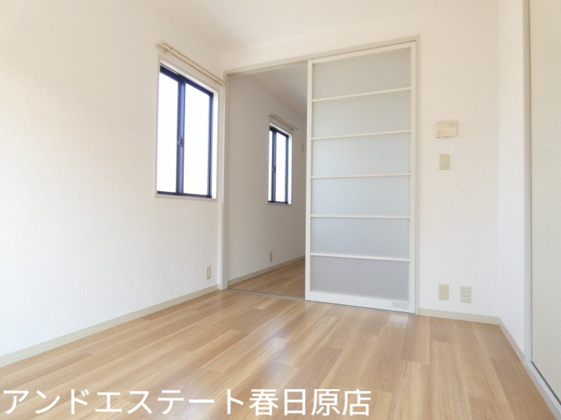 居室・リビング　風通し良好な角部屋です