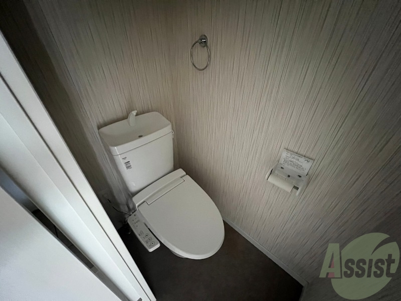 トイレ　温水洗浄便座付きのトイレは、使用しやすくうれしいですね。