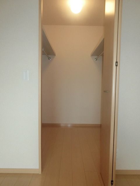 収納　※別号室参考写真です