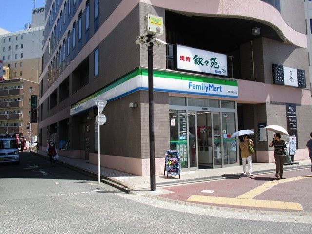 コンビニ　ファミリーマート 本厚木駅南口店（コンビニ）まで103m