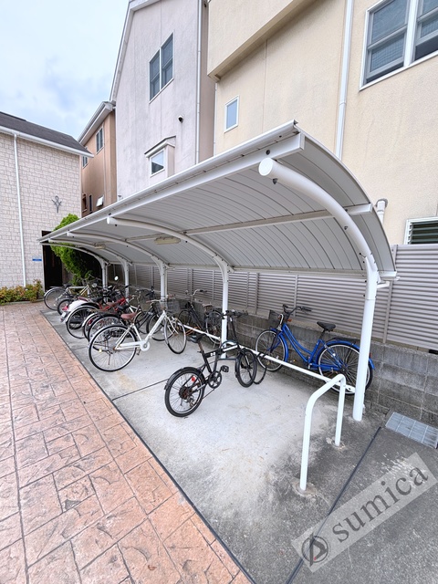 その他共有部分　屋根付き駐輪場が嬉しいです♪♪