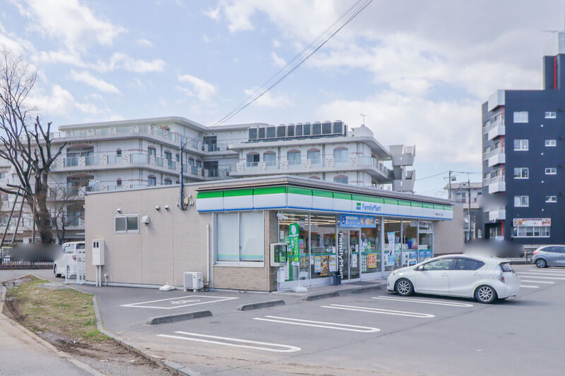 コンビニ　ファミリーマート宇都宮今泉三丁目店（コンビニ）まで600m