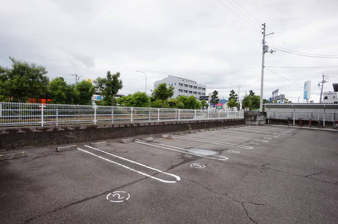 駐車場　駐車場