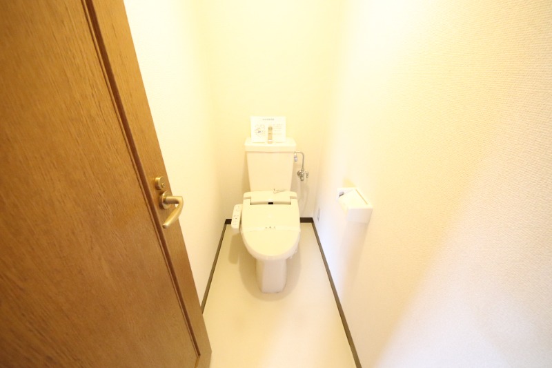阪神本線 尼崎駅 徒歩13分 4階建 築31年のトイレ写真