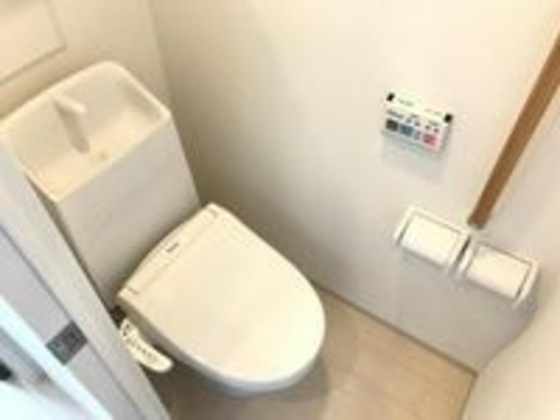 トイレ　※別号室の写真です