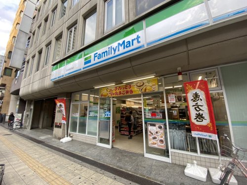 コンビニ　ファミリーマート 長堀橋駅南店（コンビニ）まで158m