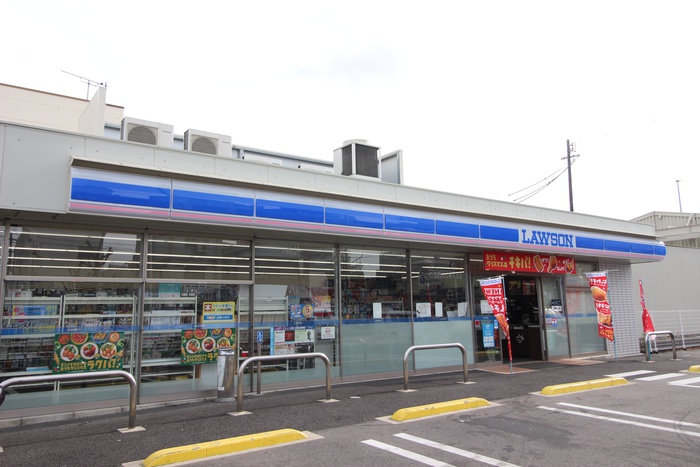 コンビニ　ローソン（コンビニ）まで400m