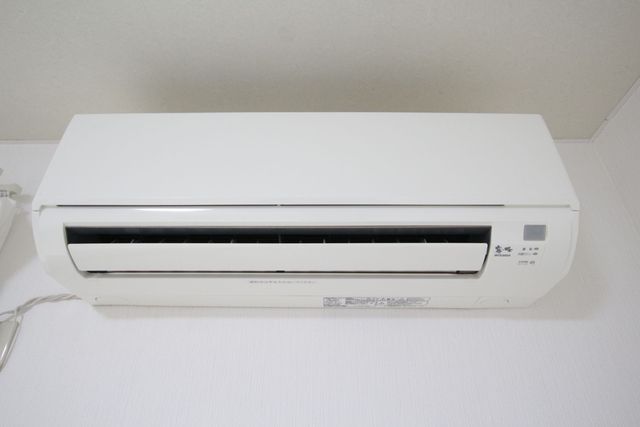 その他　エアコン備え付け