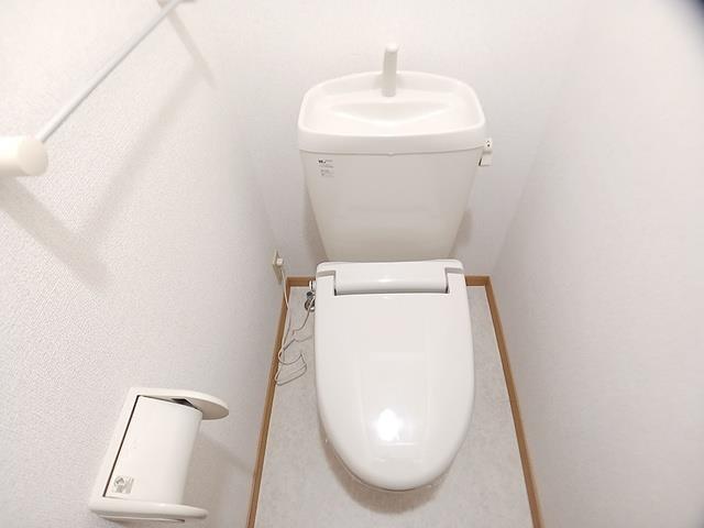山陽電鉄網干線 広畑駅 徒歩8分 2階建 築22年のトイレ写真