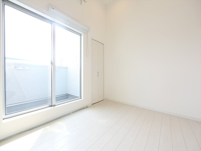 バルコニー　洋室7.4帖　ロフト5.6帖（収納でもお部屋でも使えます）