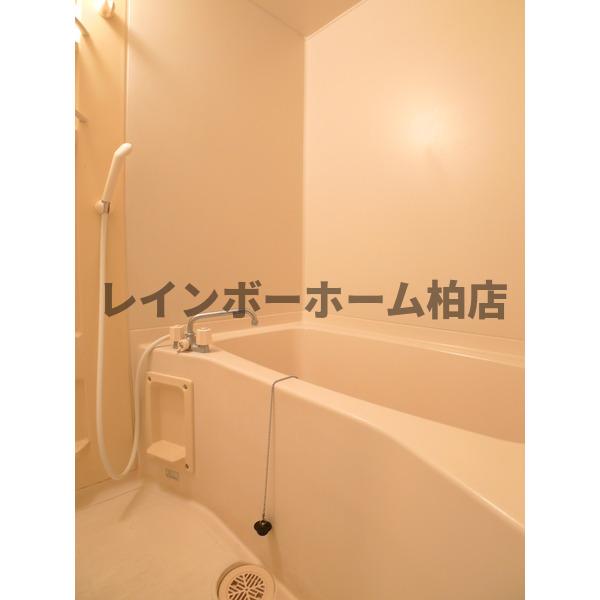バス・シャワールーム　お風呂で日々の疲れを落としましょう