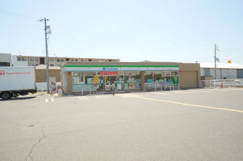 コンビニ　ファミリーマート岸和田並松店（コンビニ）まで557m