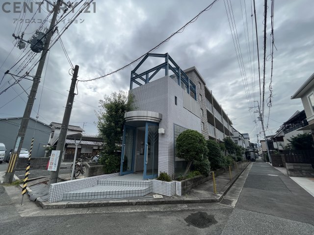 建物外観　宅配ボックス付きで不在時にも便利！