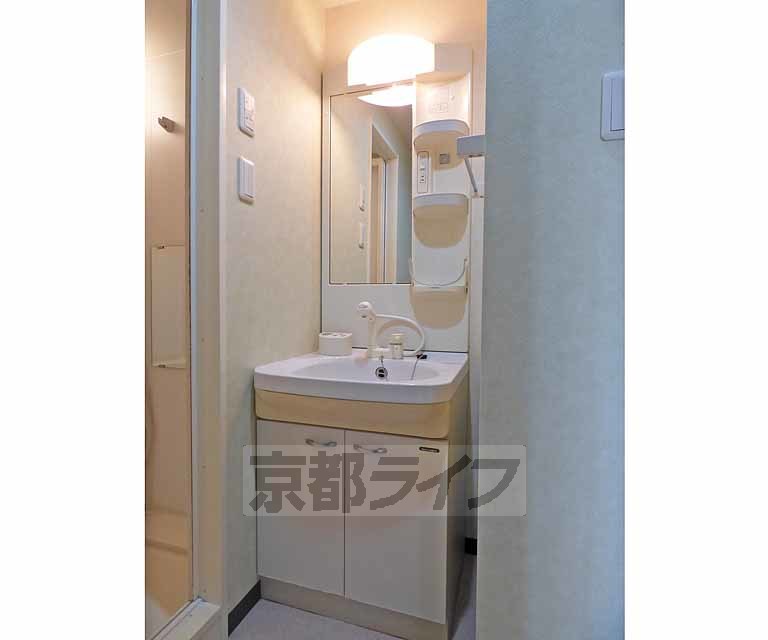 洗面設備　独立洗面台です。