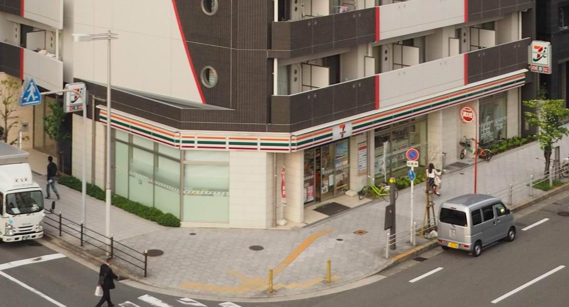 コンビニ　セブン－イレブン大阪元町１丁目店（コンビニ）まで124m